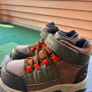 Ozark Kids Outdoor Adventure Boots - Brown and Green